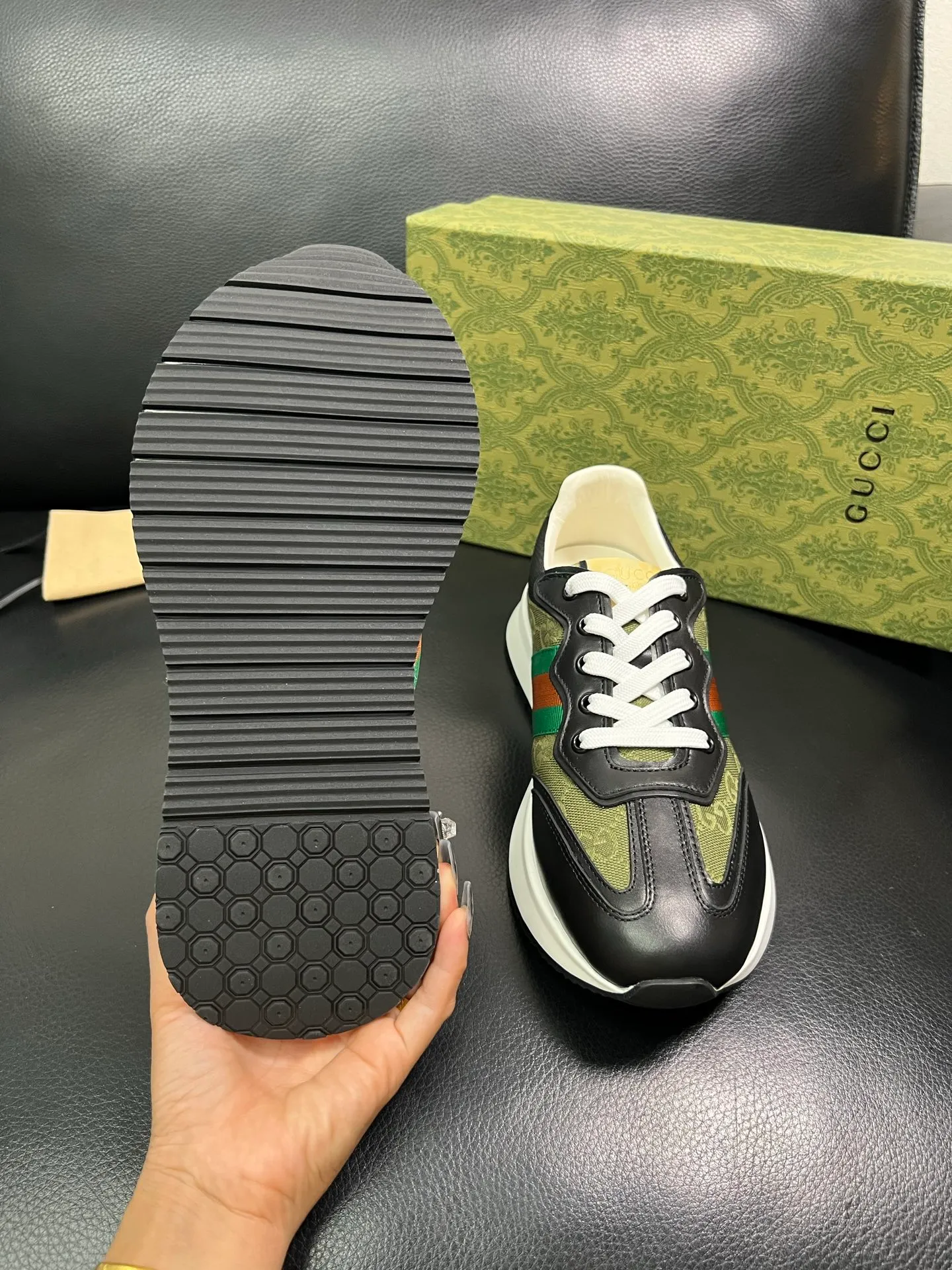 Men's shoes 💰800 Gucci top purchasing Gucci counter new model, original factory configuration of imported cowhide from Italy with printed cloth fabric, imported cowhide lining, breathable and comfortable, sole: original factory special sole is super comfortable, original factory and single goods are high quality, welcome to compare, code number 38-44 (customized 45 46) 85865
